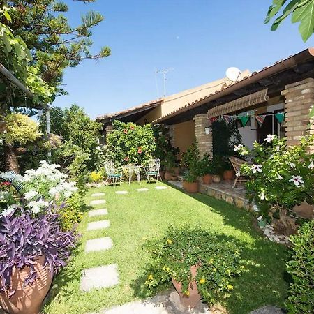 Villa Tina Country Beach Apartments アカラヴィ エクステリア 写真