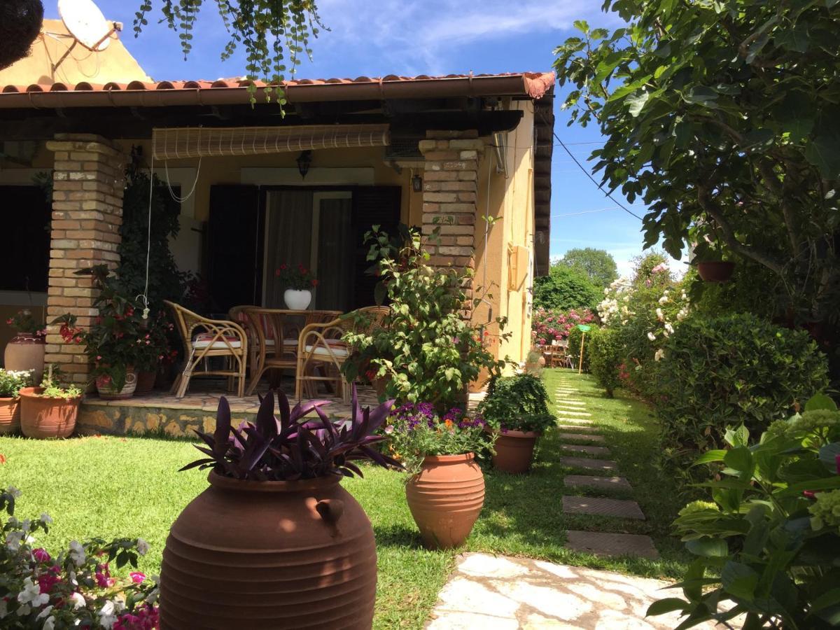Villa Tina Country Beach Apartments アカラヴィ エクステリア 写真