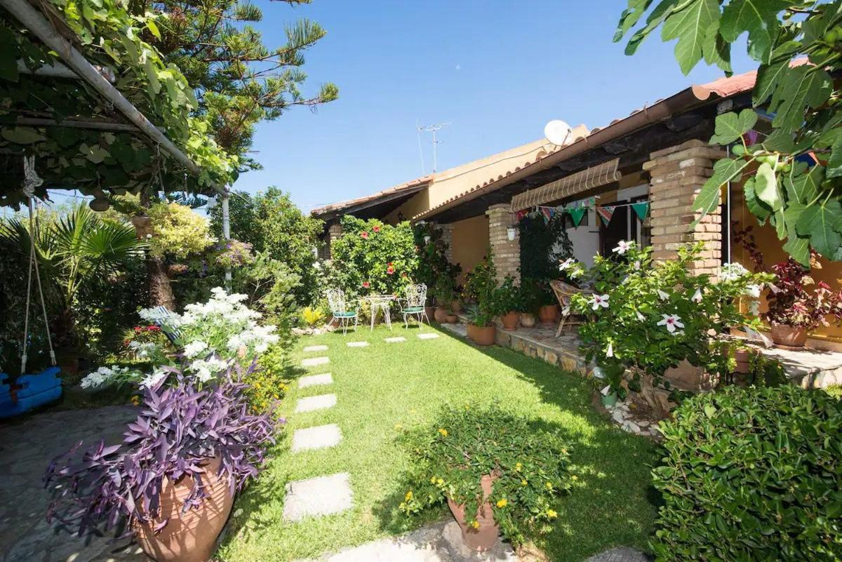 Villa Tina Country Beach Apartments アカラヴィ エクステリア 写真