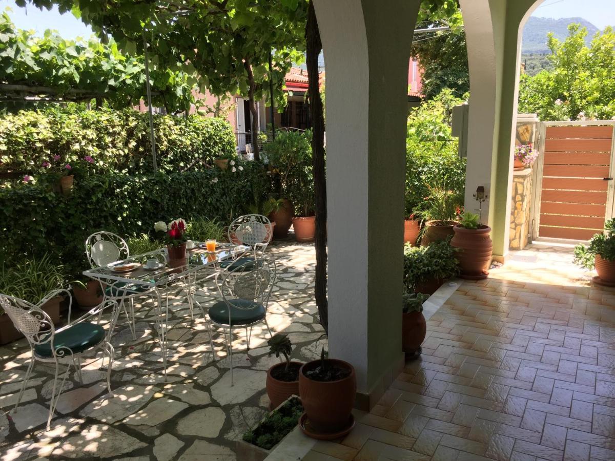 Villa Tina Country Beach Apartments アカラヴィ エクステリア 写真