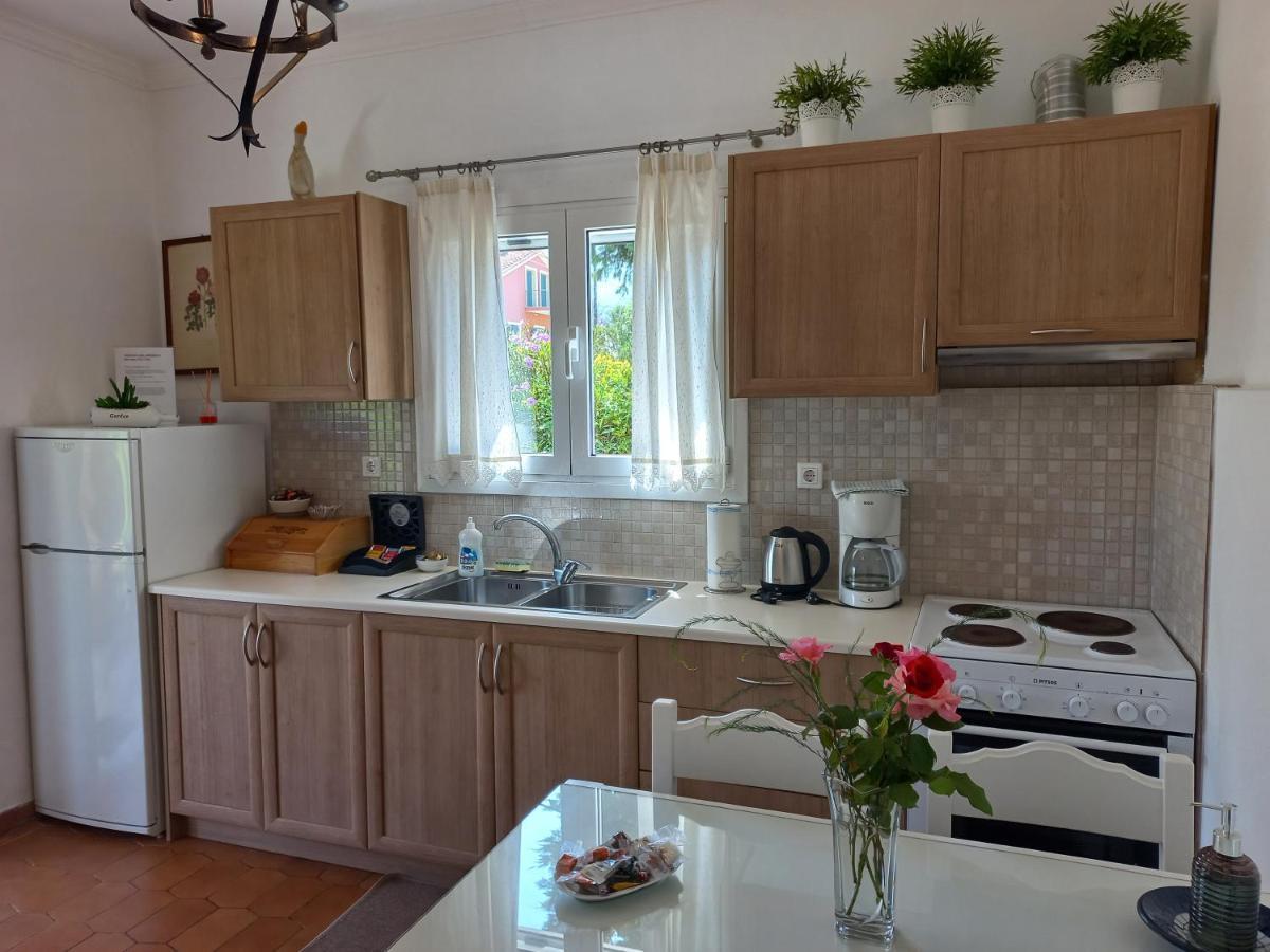 Villa Tina Country Beach Apartments アカラヴィ エクステリア 写真