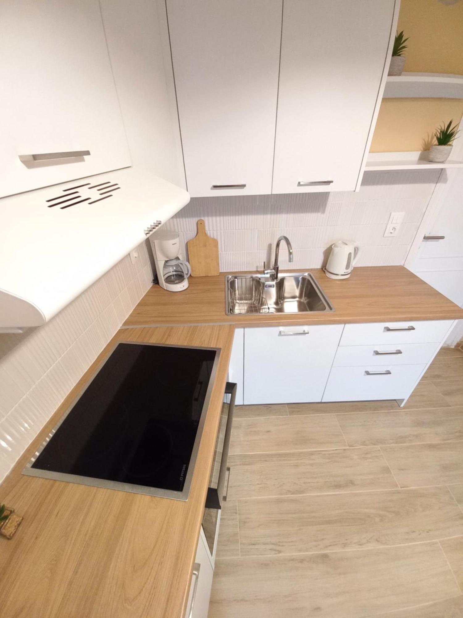 Villa Tina Country Beach Apartments アカラヴィ 部屋 写真