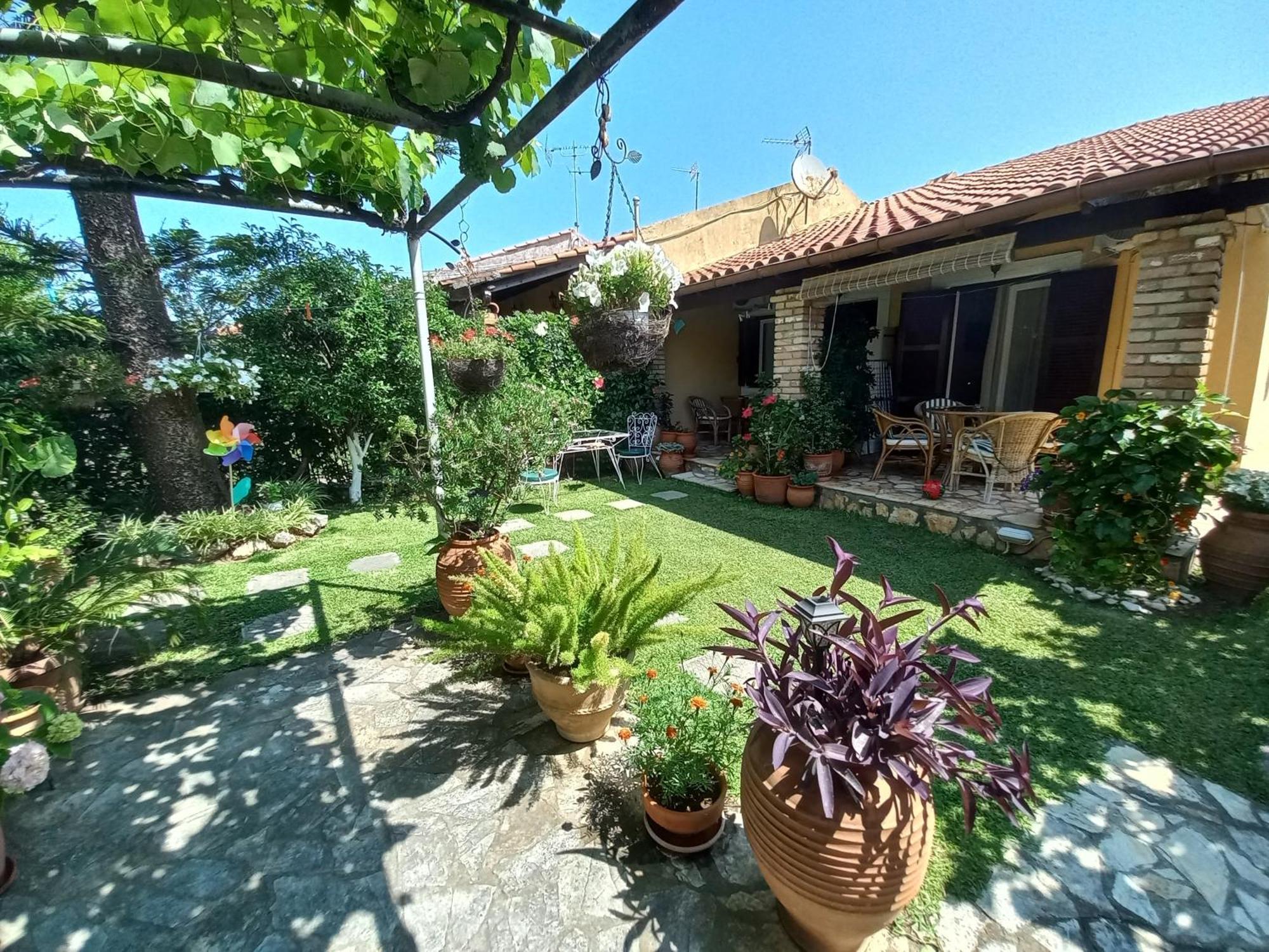 Villa Tina Country Beach Apartments アカラヴィ 部屋 写真